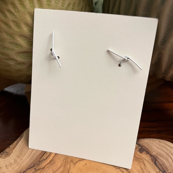 🆕 KEEP Collective By Stella & Dot Rebel coil bracelet in silver/pearl, new! - Picture 14 of 16